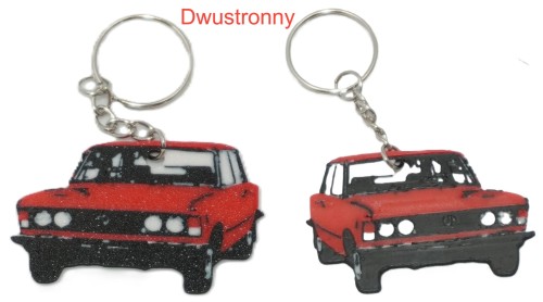 Brelok w formie czerwonego modelu samochodu Fiat 125p, ujęcie z przodu